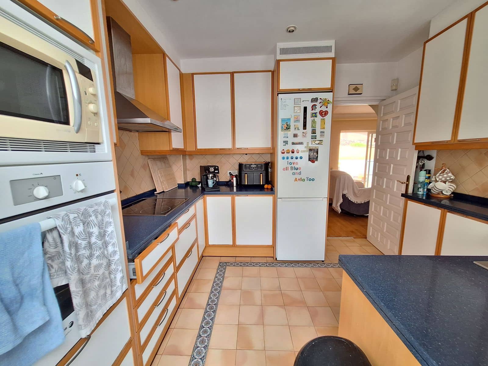 3 soveværelse Villa til salg i Marbella med swimmingpool garage - € 1.300.000 (Ref: 8785593)