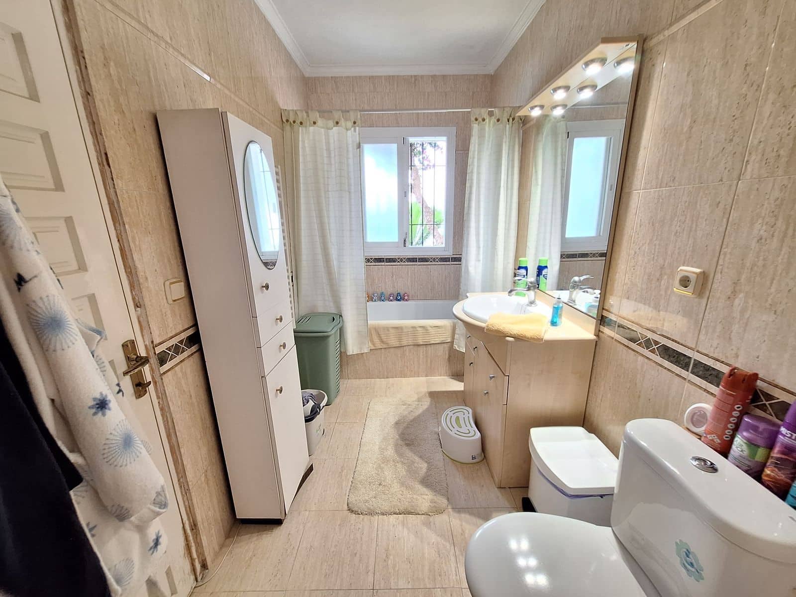 3 soveværelse Villa til salg i Marbella med swimmingpool garage - € 1.300.000 (Ref: 8785593)