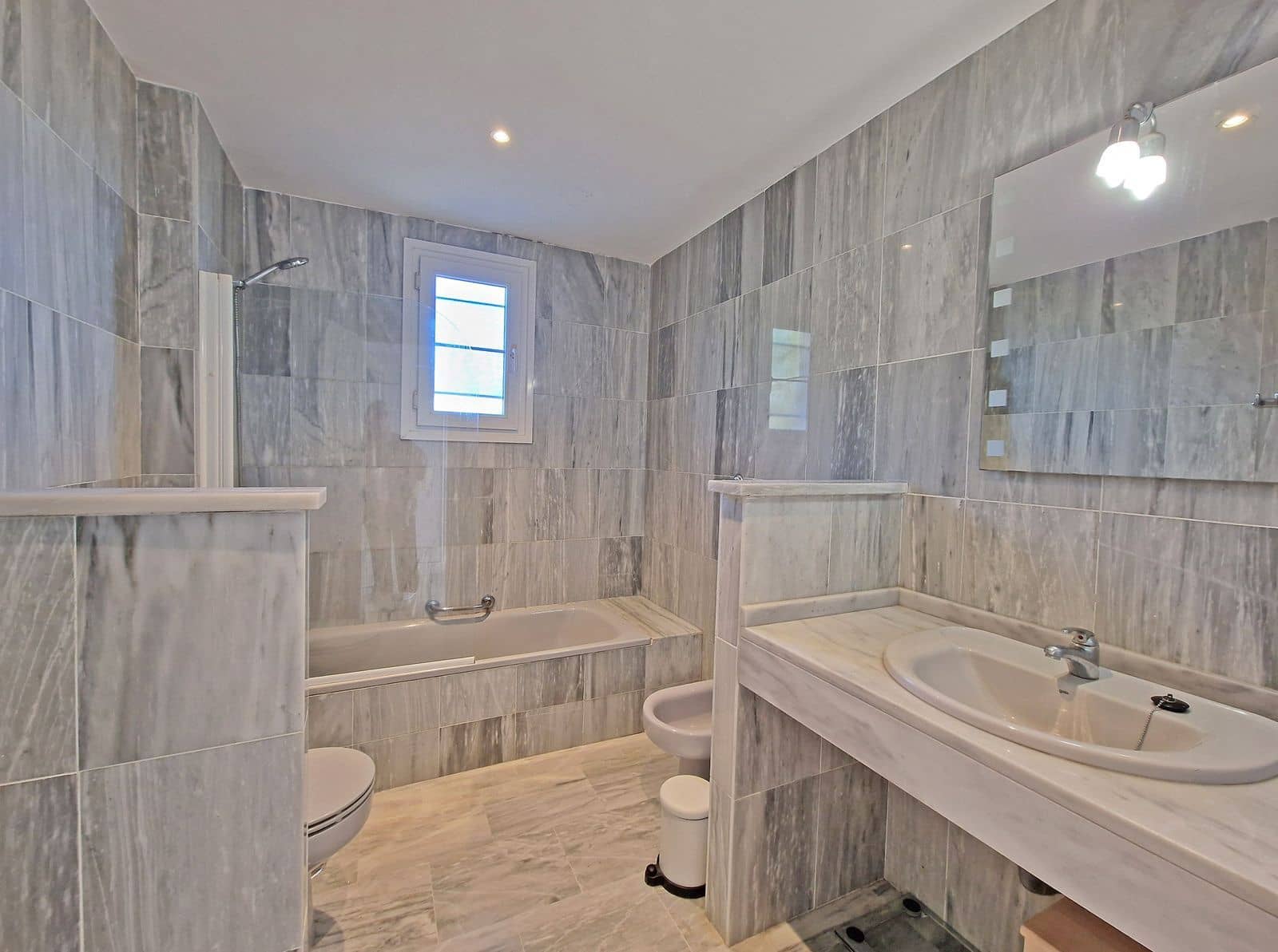 3 soverom Leilighet til salgs i Cabopino med svømmebasseng garasje - € 475 000 (Ref: 8788625)