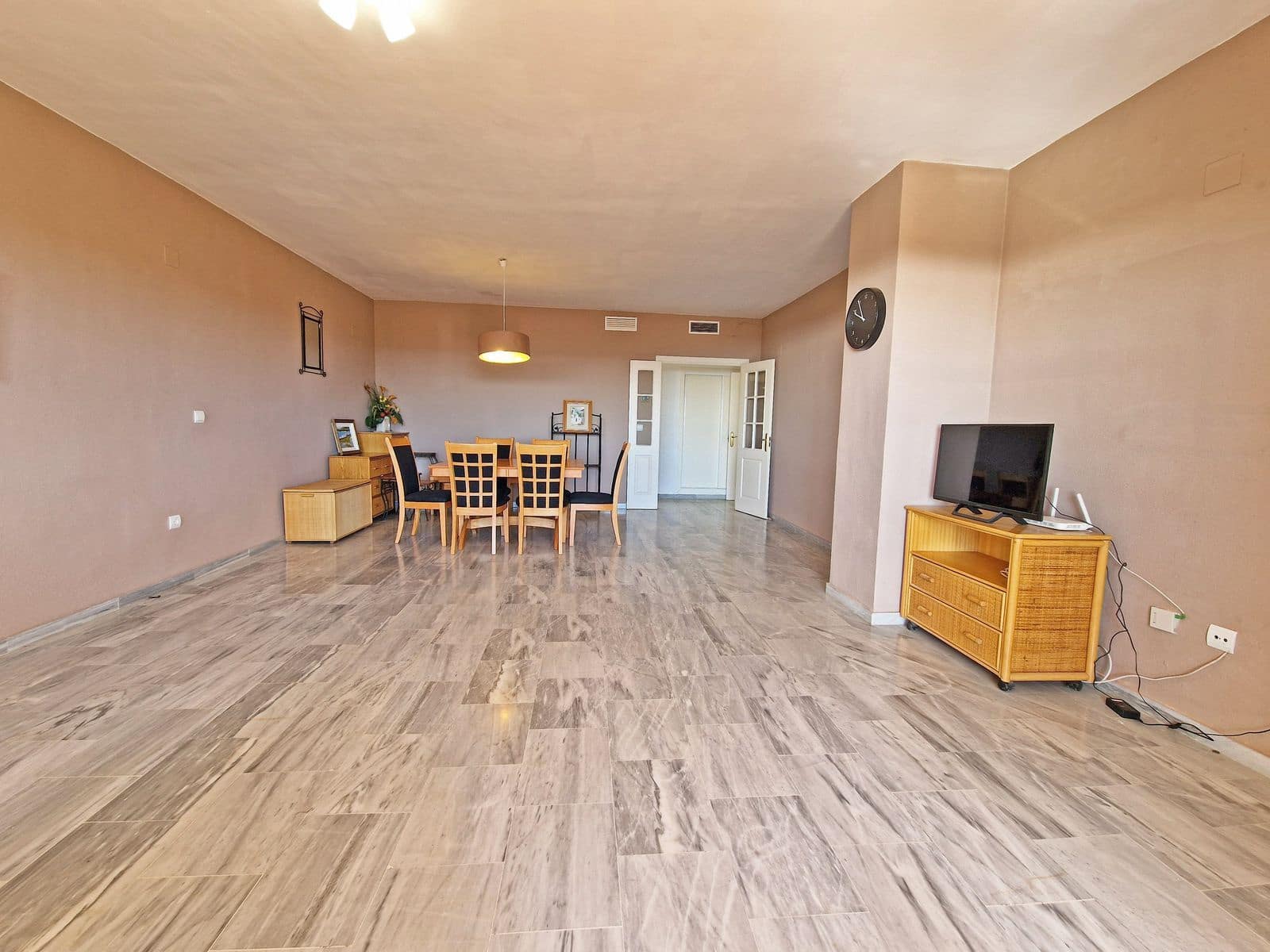 3 soverom Leilighet til salgs i Cabopino med svømmebasseng garasje - € 475 000 (Ref: 8788625)