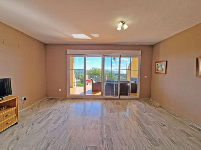 3 soverom Leilighet til salgs i Cabopino, Marbella med svømmebasseng garasje - € 475 000 (Ref: 8788625)