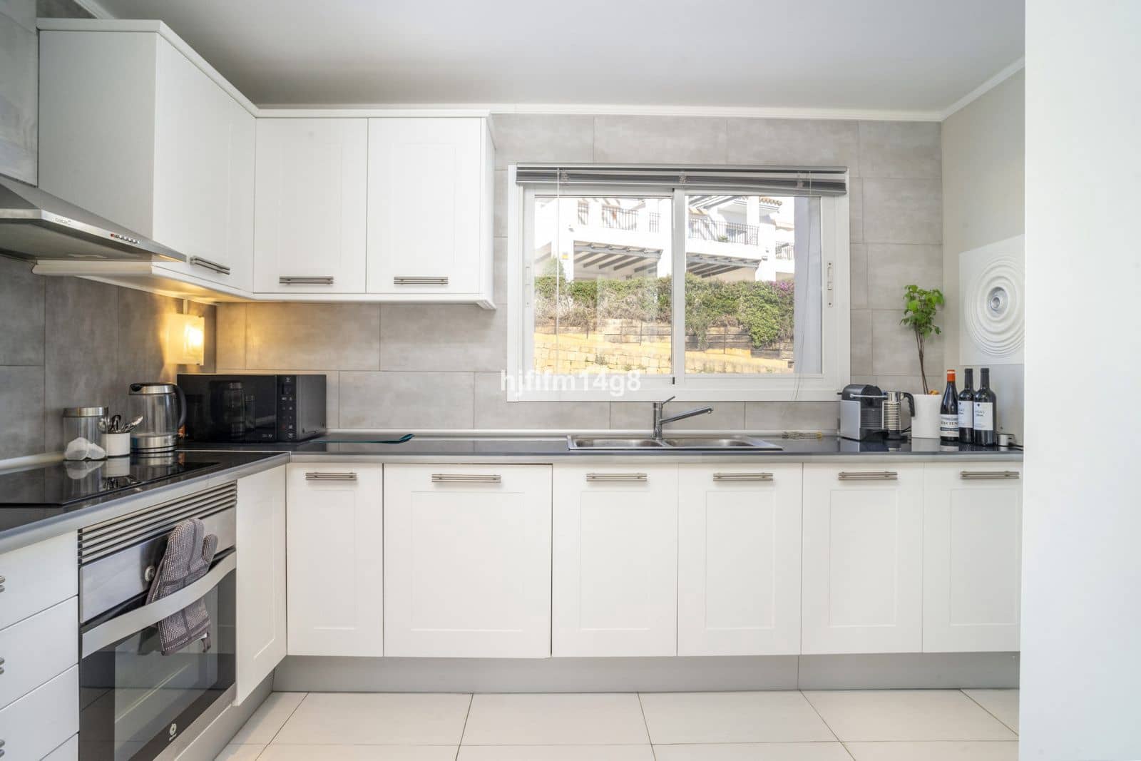 2 soverom Penthouse til salgs i Nueva Andalucia med svømmebasseng garasje - € 745 000 (Ref: 8788640)