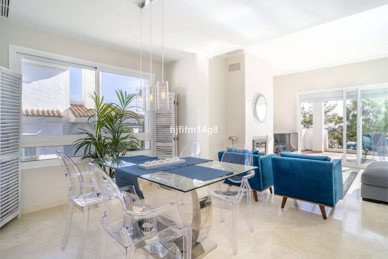 2 soverom Penthouse til salgs i Nueva Andalucia med svømmebasseng garasje - € 745 000 (Ref: 8788640)