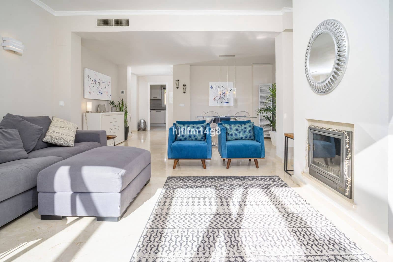 2 soverom Penthouse til salgs i Nueva Andalucia med svømmebasseng garasje - € 745 000 (Ref: 8788640)