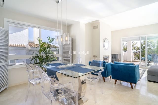 2 soverom Penthouse til salgs i Nueva Andalucia, Marbella med svømmebasseng garasje - € 745 000 (Ref: 8788640)