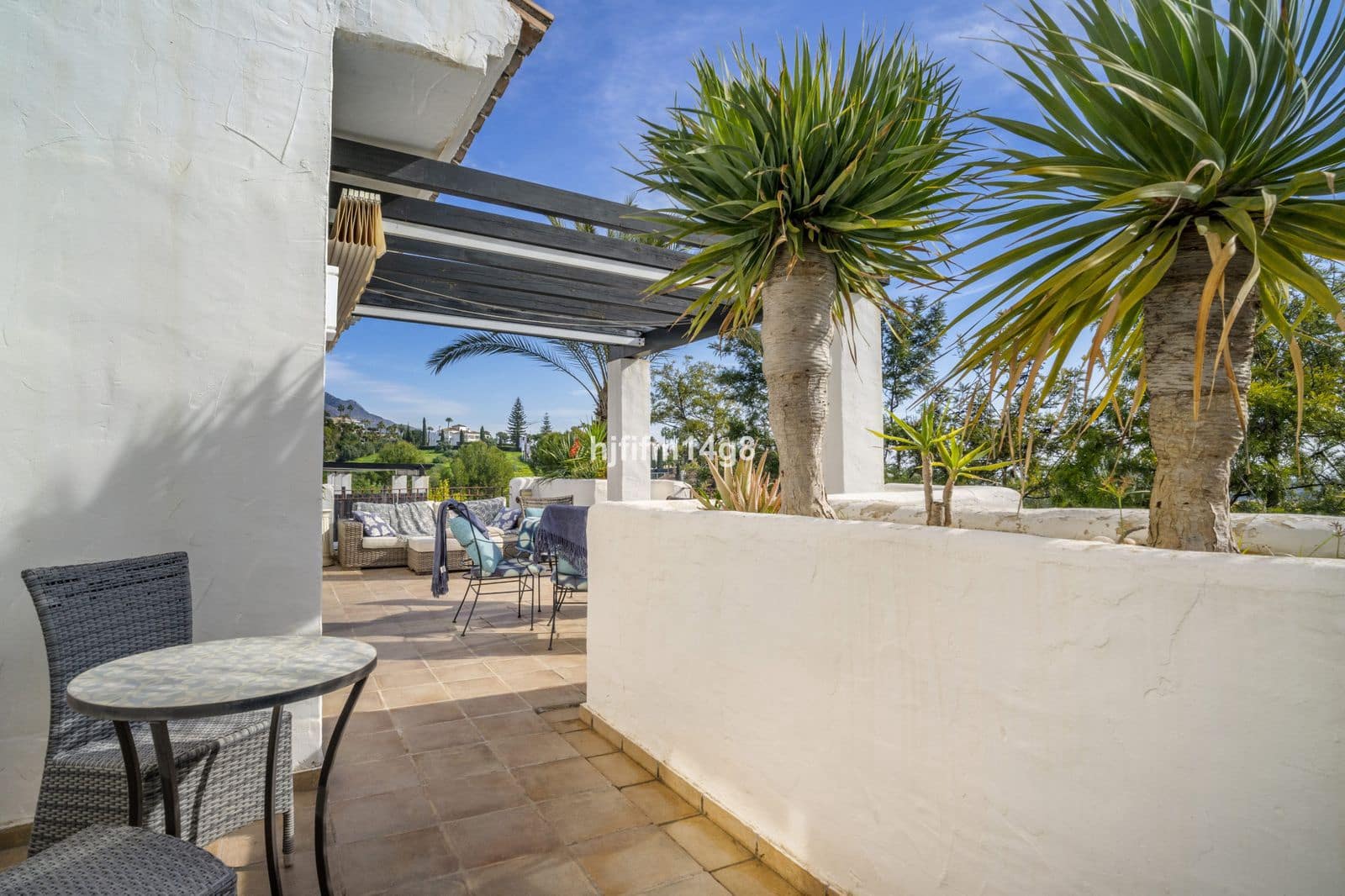 2 soverom Penthouse til salgs i Nueva Andalucia med svømmebasseng garasje - € 745 000 (Ref: 8788640)