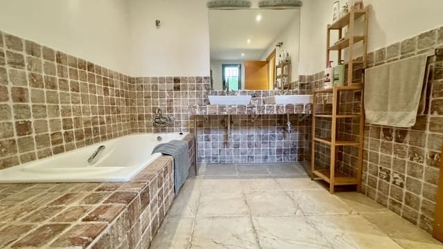 2 soverom Leilighet til salgs i Los Flamingos, Benahavís med svømmebasseng garasje - € 460 000 (Ref: 8790358)