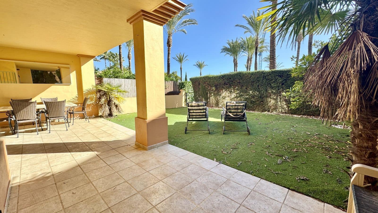 2 soveværelse Lejlighed til salg i Los Flamingos med swimmingpool garage - € 460.000 (Ref: 8790358)