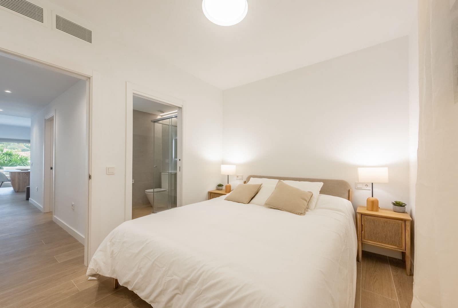 2 soverom Leilighet til salgs i Golden Mile med svømmebasseng garasje - € 680 000 (Ref: 8796680)