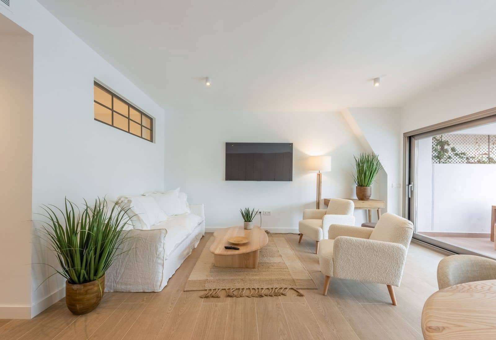 2 soverom Leilighet til salgs i Golden Mile med svømmebasseng garasje - € 680 000 (Ref: 8796680)