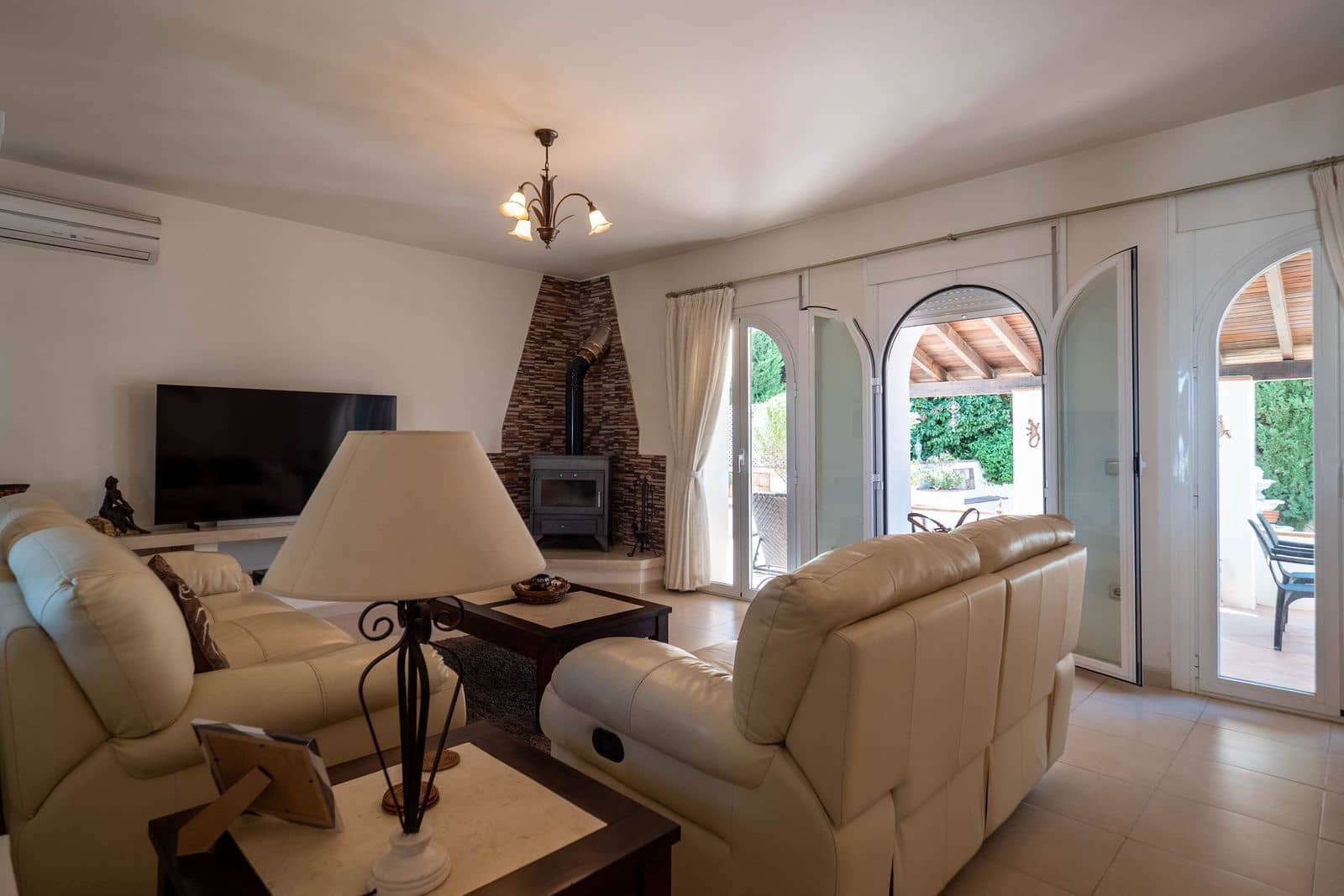 4 soveværelse Villa til salg i Alhaurin el Grande med swimmingpool garage - € 750.000 (Ref: 8803250)