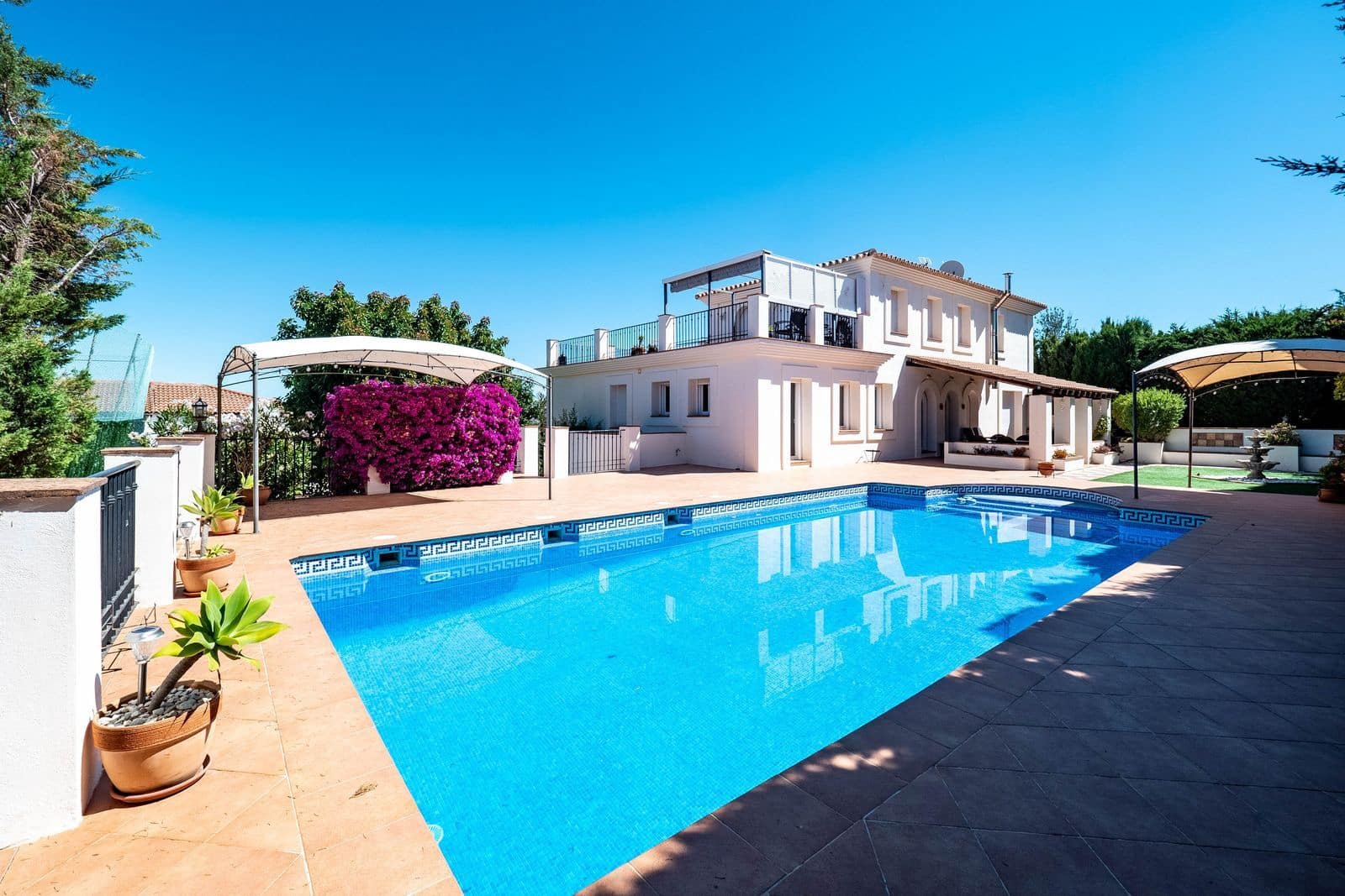 4 soveværelse Villa til salg i Alhaurin el Grande med swimmingpool garage - € 750.000 (Ref: 8803250)