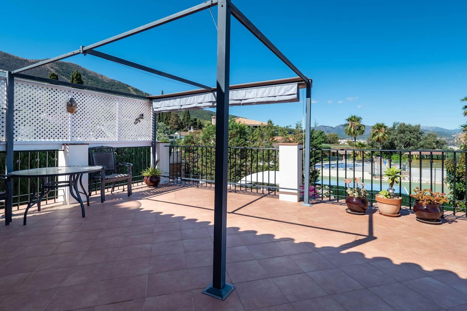 4 soveværelse Villa til salg i Alhaurin el Grande med swimmingpool garage - € 750.000 (Ref: 8803250)