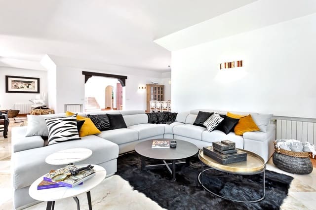 5 soverom Villa til salgs i Sotogrande Costa, San Roque med svømmebasseng garasje - € 2 250 000 (Ref: 8810976)