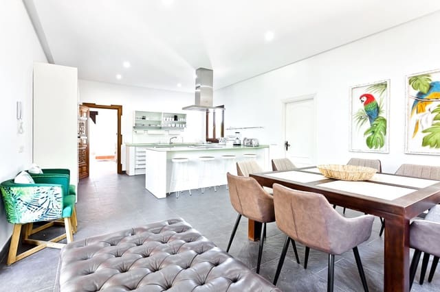 5 soverom Villa til salgs i Sotogrande Costa, San Roque med svømmebasseng garasje - € 2 250 000 (Ref: 8810976)