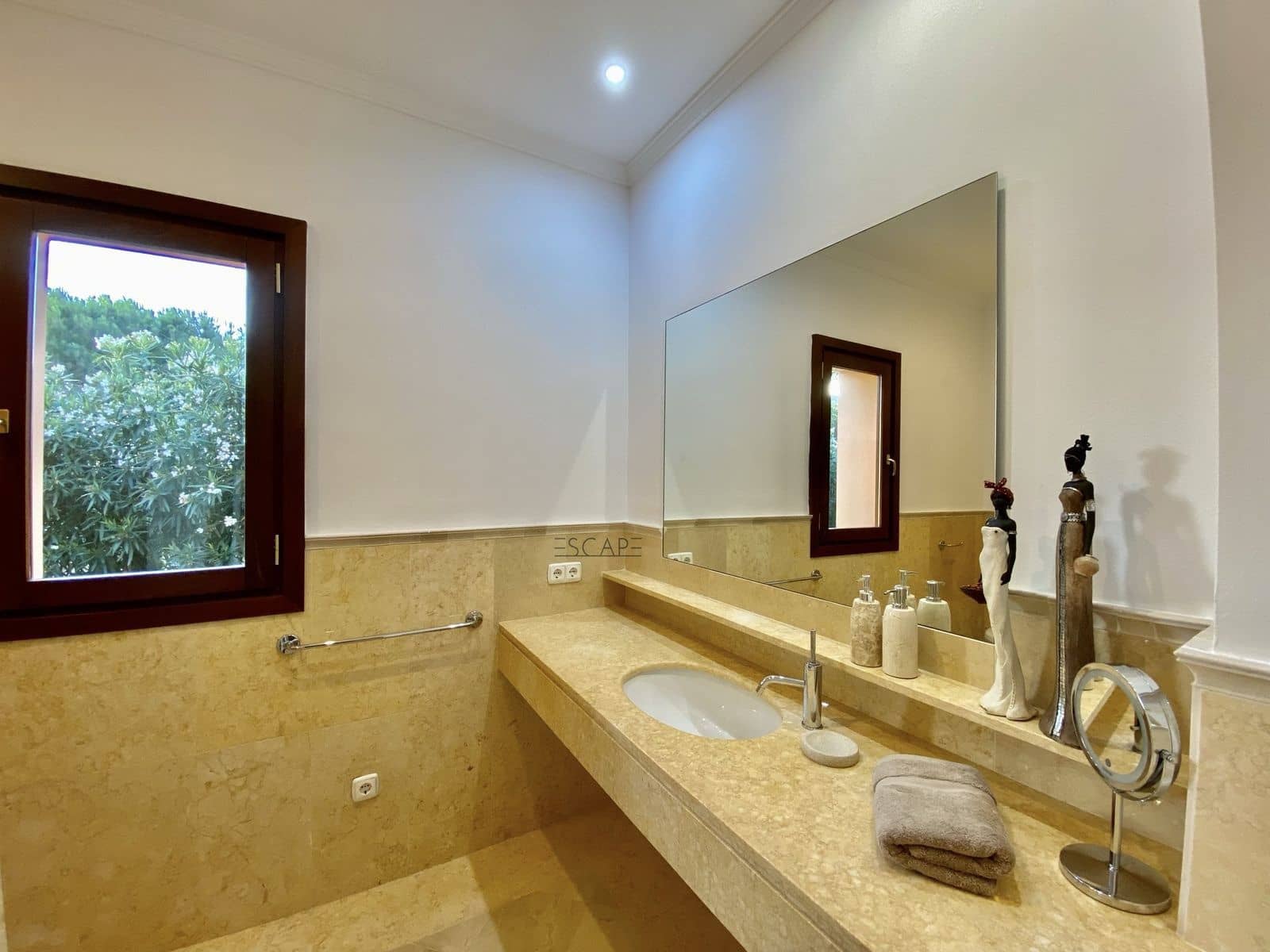 5 soveværelse Villa til salg i Sotogrande med swimmingpool garage - € 2.250.000 (Ref: 8810976)