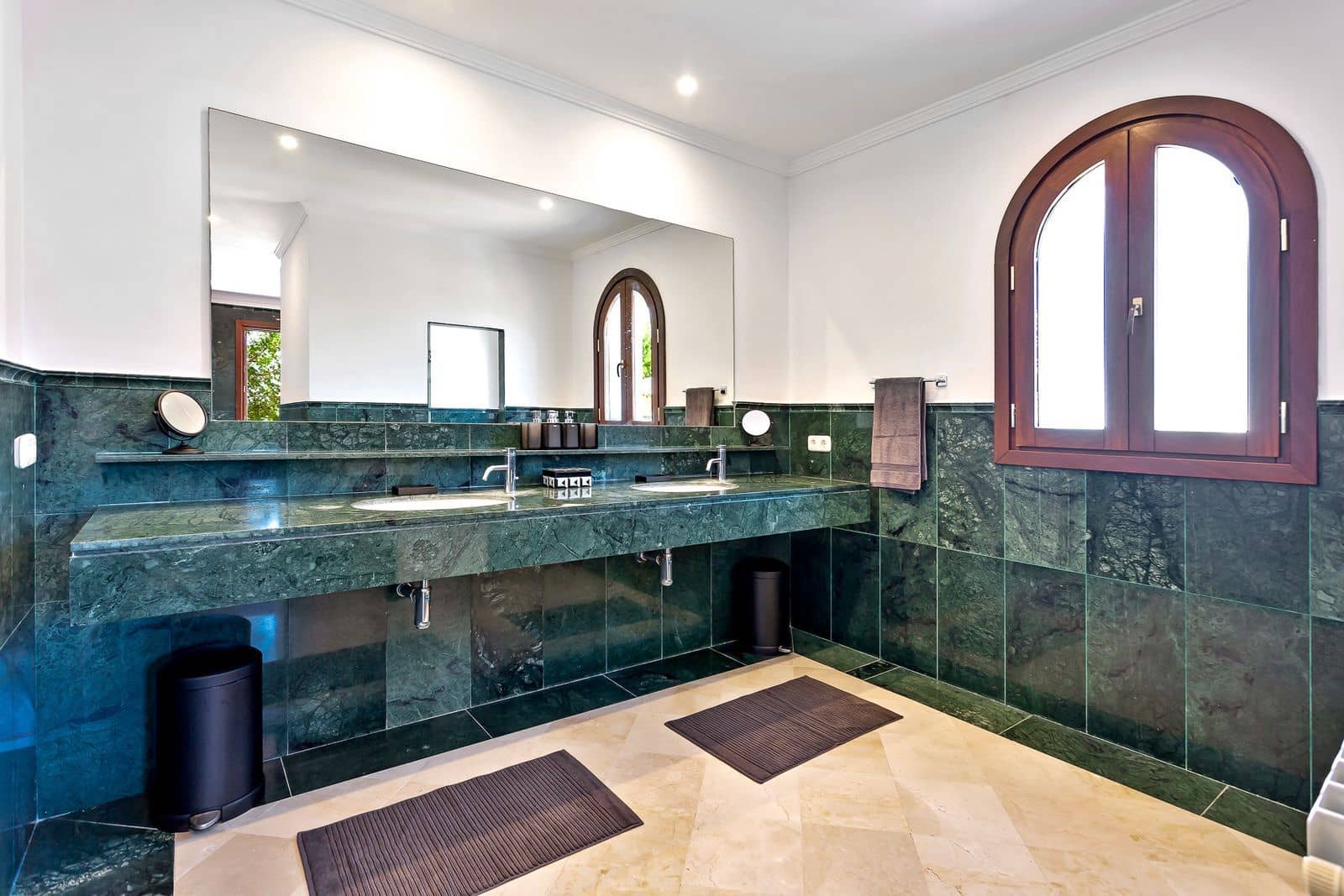 5 soveværelse Villa til salg i Sotogrande med swimmingpool garage - € 2.250.000 (Ref: 8810976)