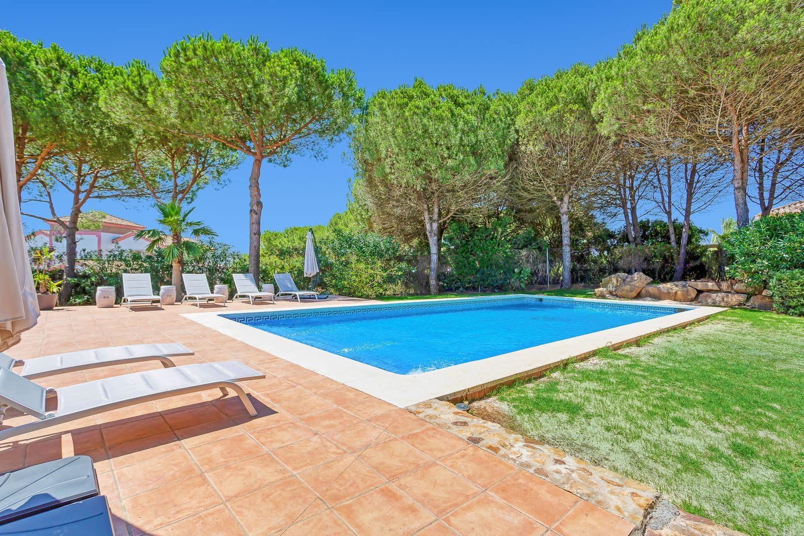 5 soveværelse Villa til salg i Sotogrande med swimmingpool garage - € 2.250.000 (Ref: 8810976)