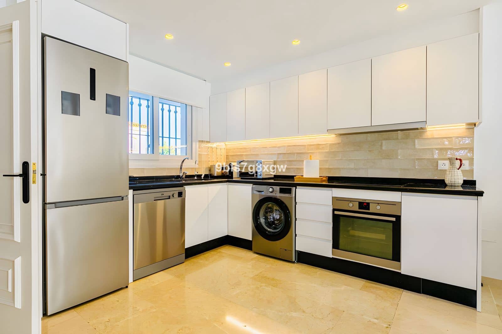 2 chambre Maison de Ville à vendre à Benahavis avec piscine garage - 499 000 € (Ref: 8811025)