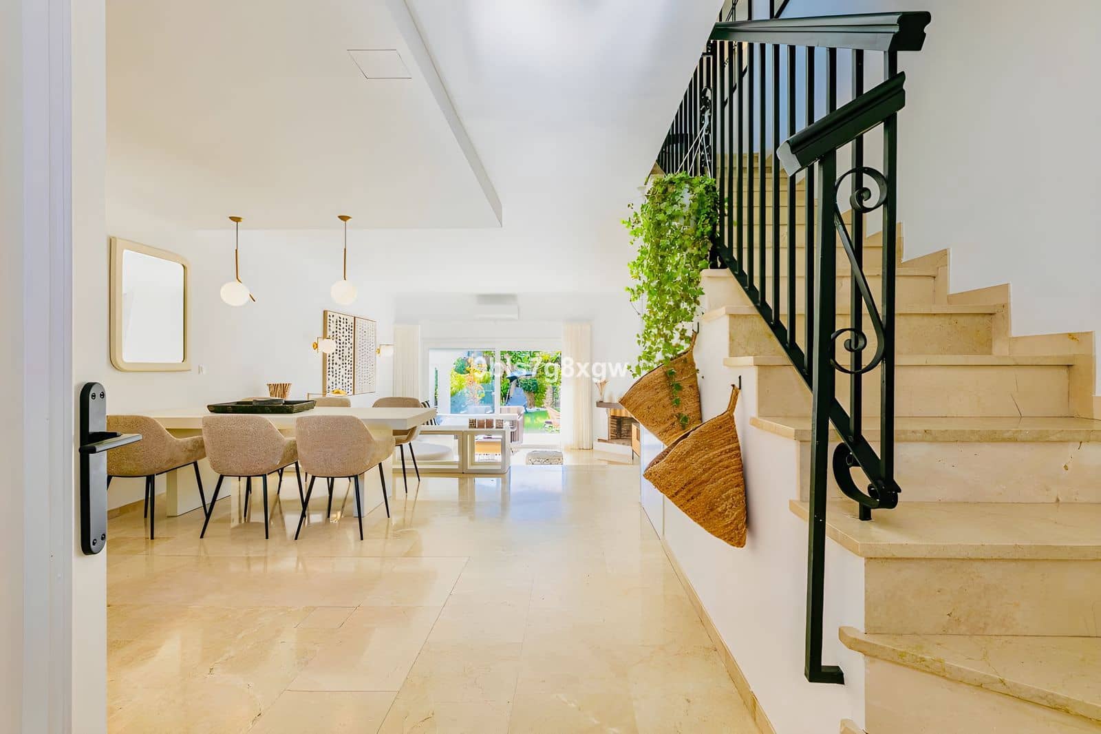 2 chambre Maison de Ville à vendre à Benahavis avec piscine garage - 499 000 € (Ref: 8811025)