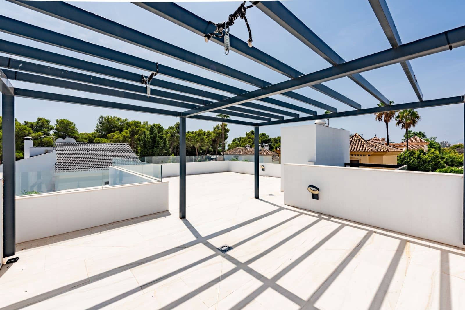 5 soverom Villa til salgs i Nueva Andalucia med svømmebasseng garasje - € 1 999 950 (Ref: 8820833)