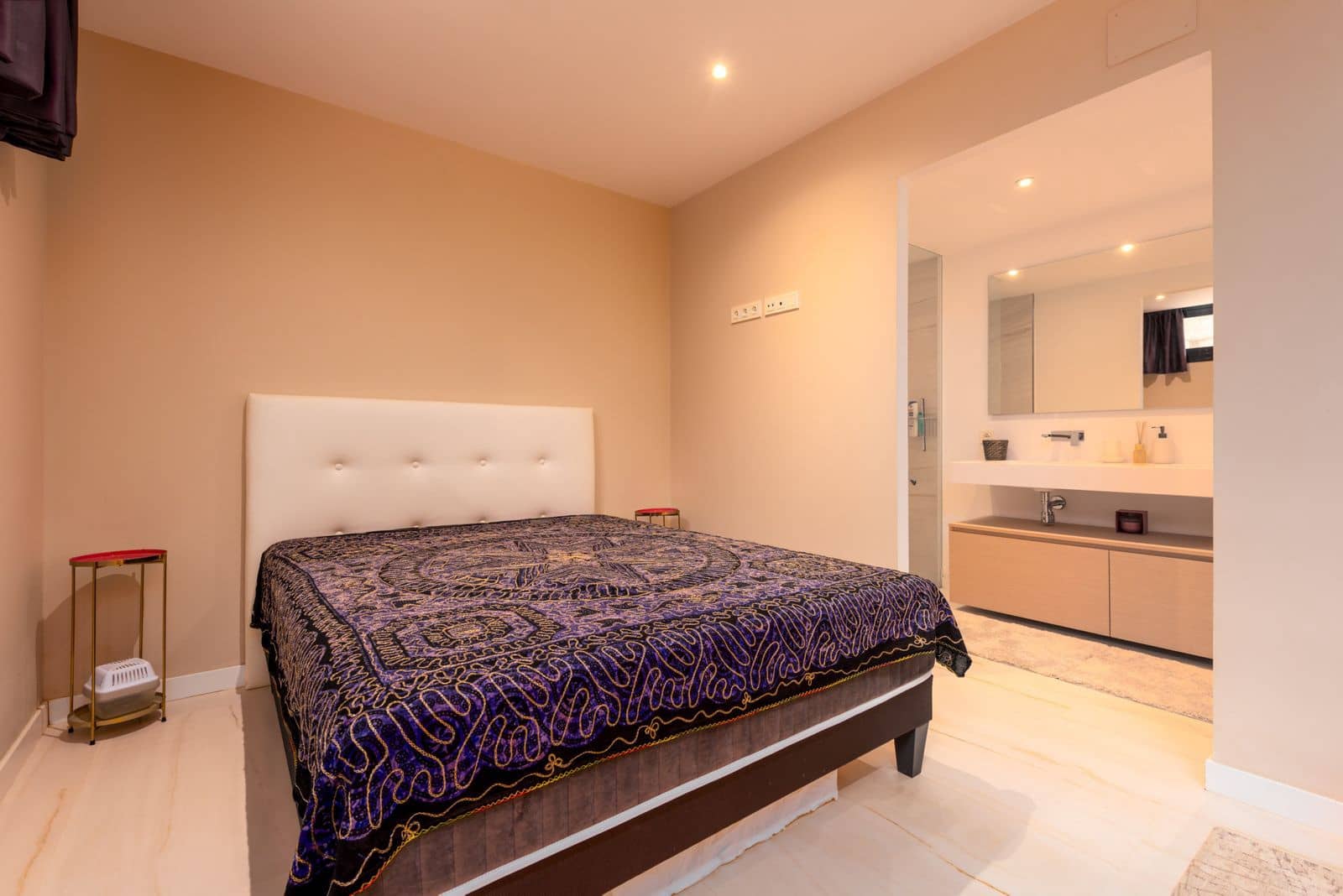 5 soverom Villa til salgs i Nueva Andalucia med svømmebasseng garasje - € 1 999 950 (Ref: 8820833)