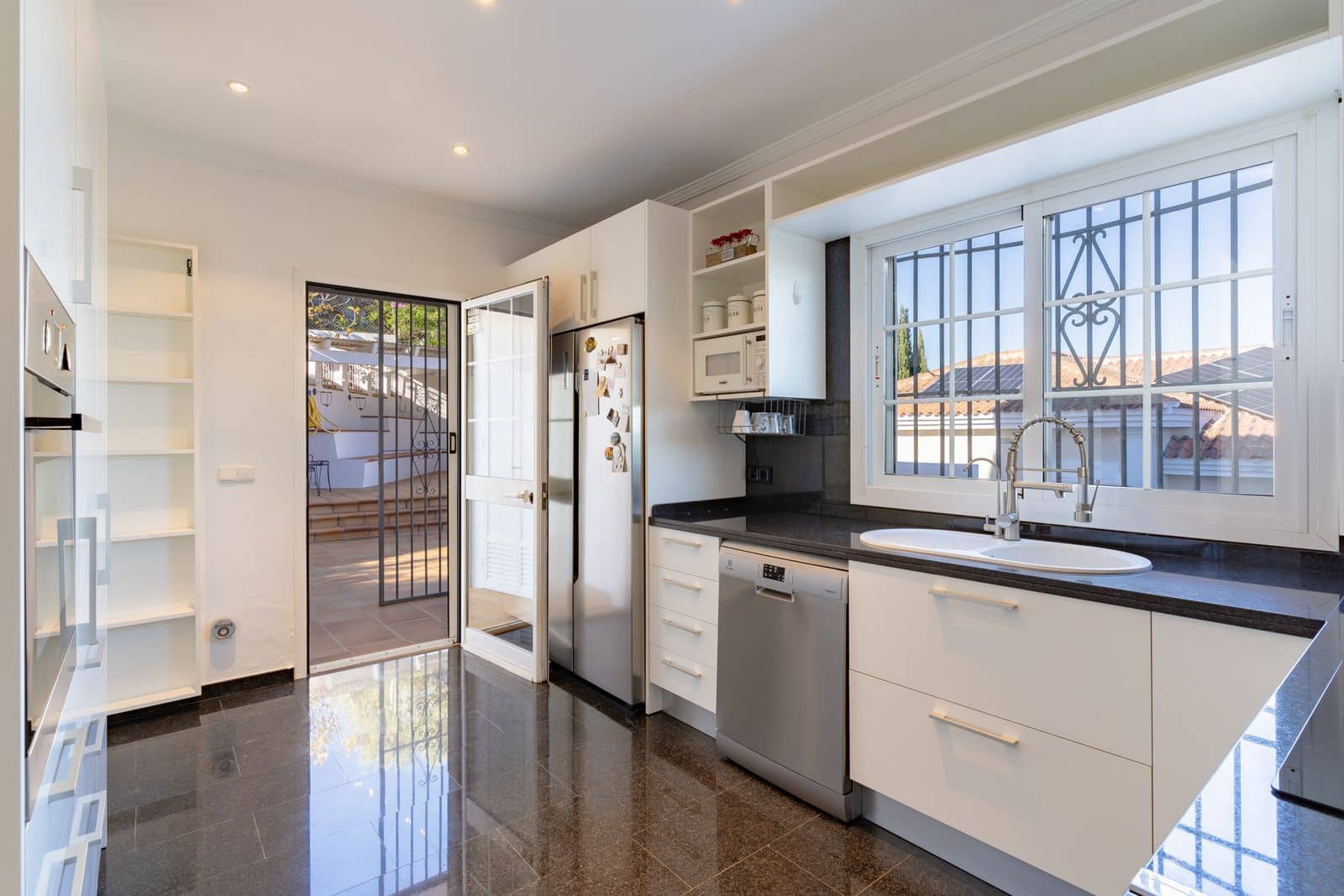 4 soveværelse Villa til salg i Alhaurin el Grande med swimmingpool garage - € 649.000 (Ref: 8826639)