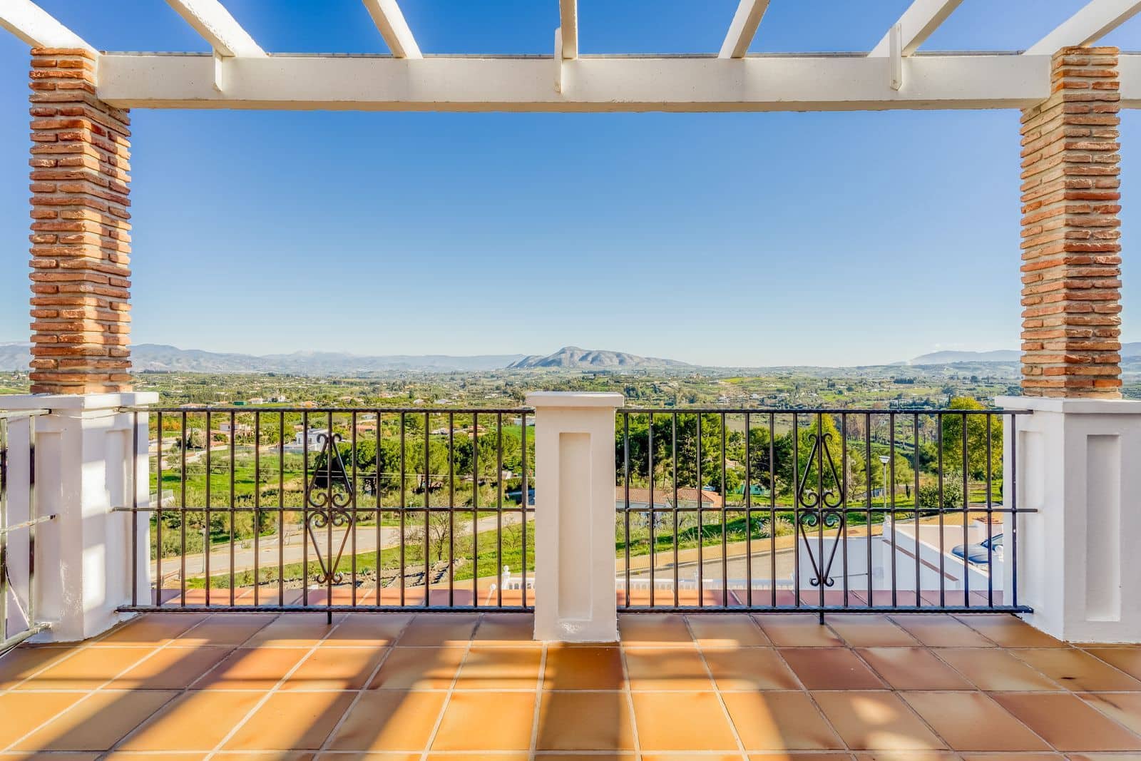 4 soveværelse Villa til salg i Alhaurin el Grande med swimmingpool garage - € 649.000 (Ref: 8826639)