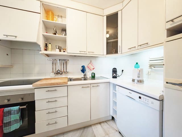 7 soveværelse Villa til salg i Elviria, Marbella med swimmingpool garage - € 1.300.000 (Ref: 8830283)