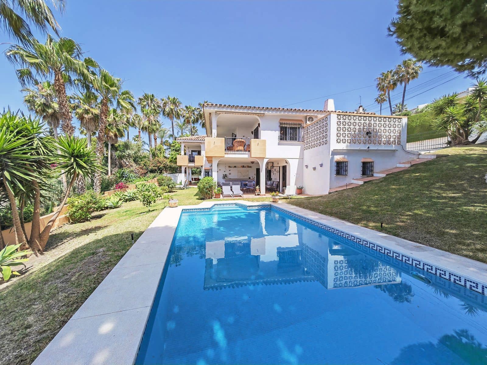 7 soveværelse Villa til salg i Elviria med swimmingpool garage - € 1.300.000 (Ref: 8830283)