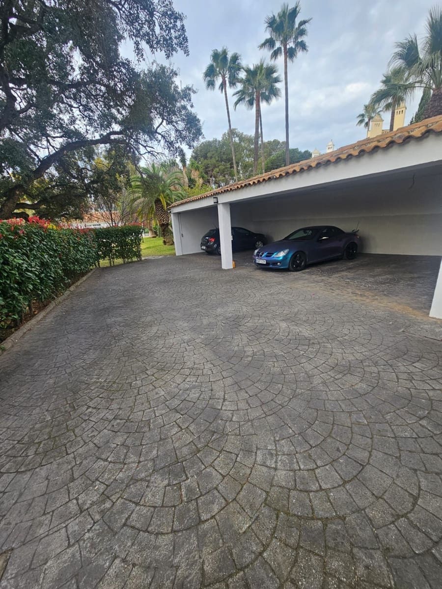 4 soveværelse Villa til salg i Calahonda med swimmingpool garage - € 899.000 (Ref: 8830302)