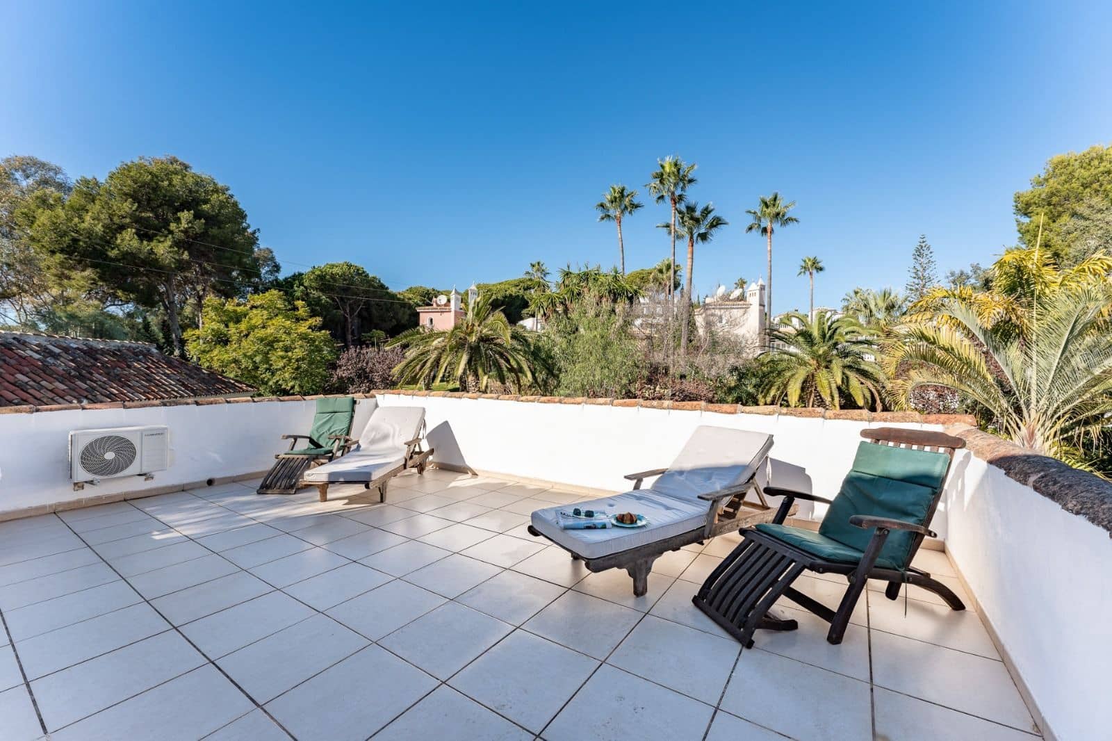 4 soveværelse Villa til salg i Calahonda med swimmingpool garage - € 899.000 (Ref: 8830302)