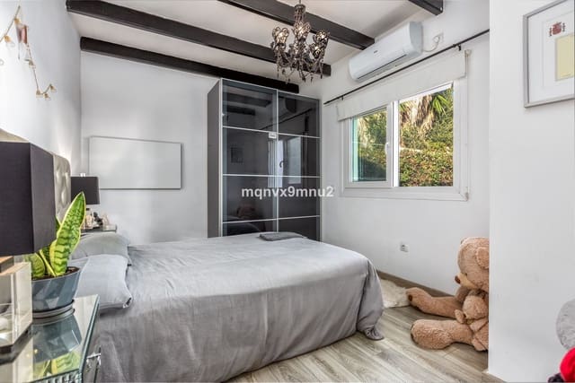 5 soveværelse Villa til salg i El Chaparral, Málaga by med swimmingpool garage - € 1.495.000 (Ref: 8837114)