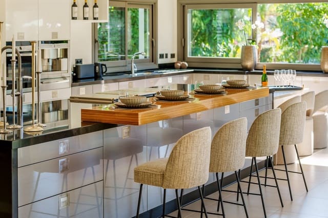 5 slaapkamer Villa te koop in Nueva Andalucia, Marbella met zwembad garage - € 7.500.000 (Ref: 8841946)