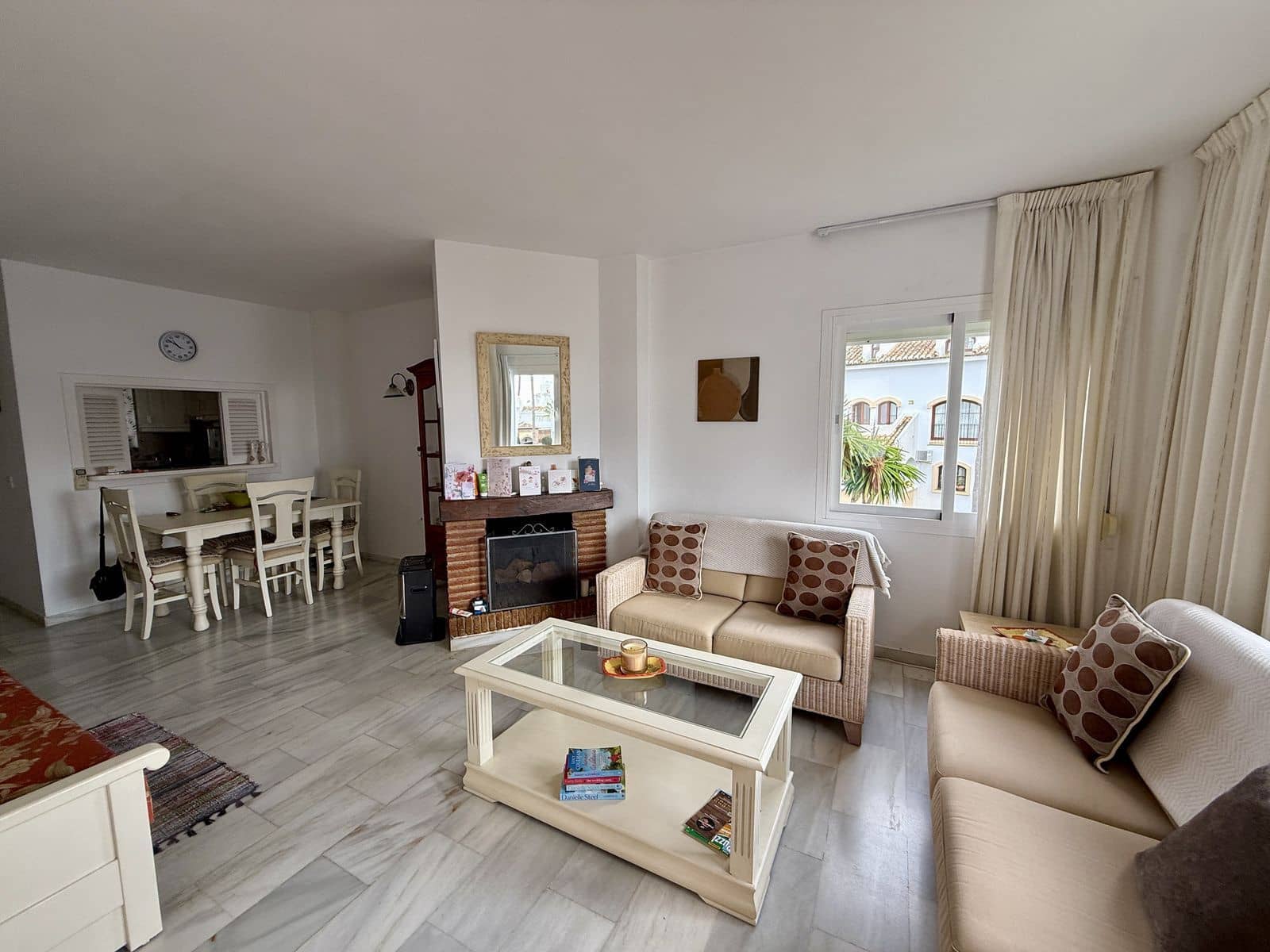 2 soverom Leilighet til salgs i Calahonda med svømmebasseng garasje - € 310 000 (Ref: 8846670)