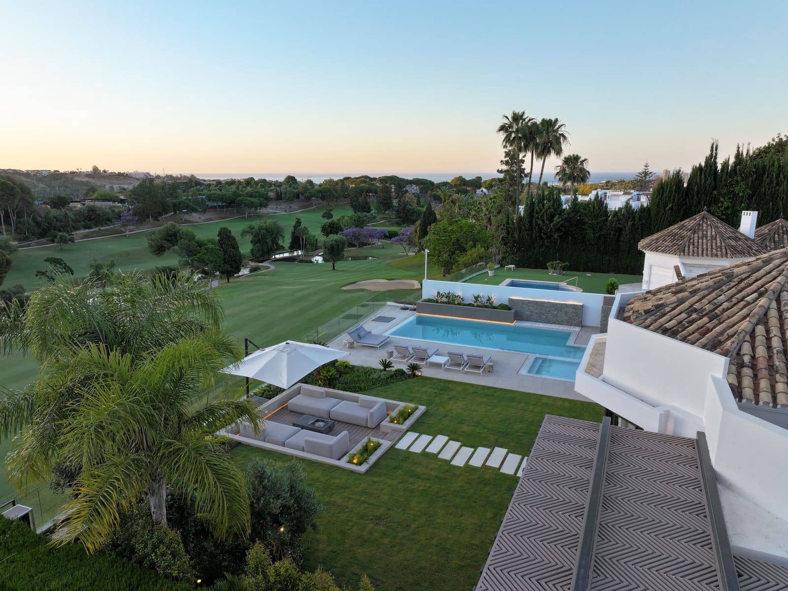5 sovrum Villa till salu i Nueva Andalucia med pool garage - 4 950 000 € (Ref: 8846698)
