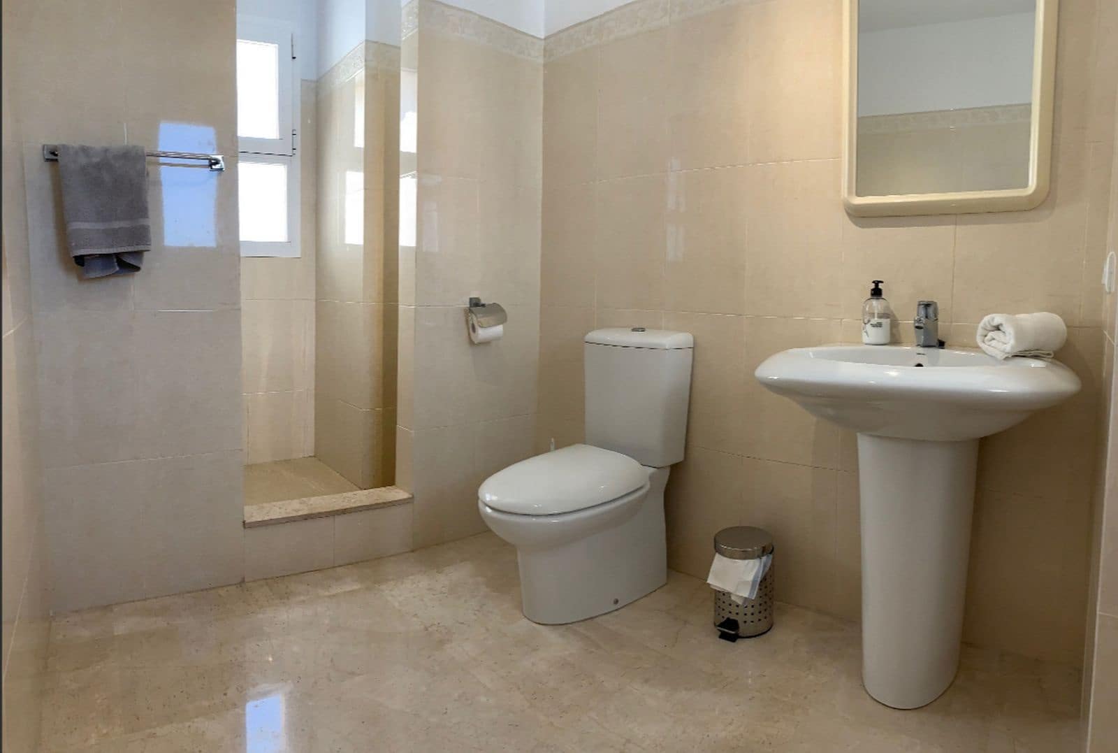 5 soveværelse Villa til salg i El Faro med swimmingpool garage - € 799.000 (Ref: 8861720)