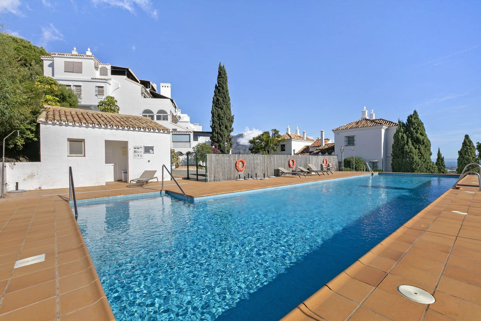 2 slaapkamer Appartement te koop in Marbella met zwembad garage - € 495.000 (Ref: 8866428)