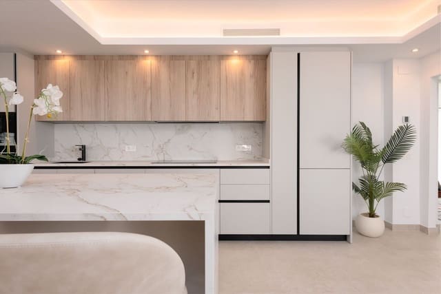 4 sypialnia Willa na sprzedaż w La Reserva, Marbella z basenem garażem - 1 290 000 € (Ref: 8866439)