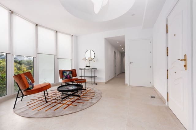 4 sypialnia Willa na sprzedaż w La Reserva, Marbella z basenem garażem - 1 290 000 € (Ref: 8866439)