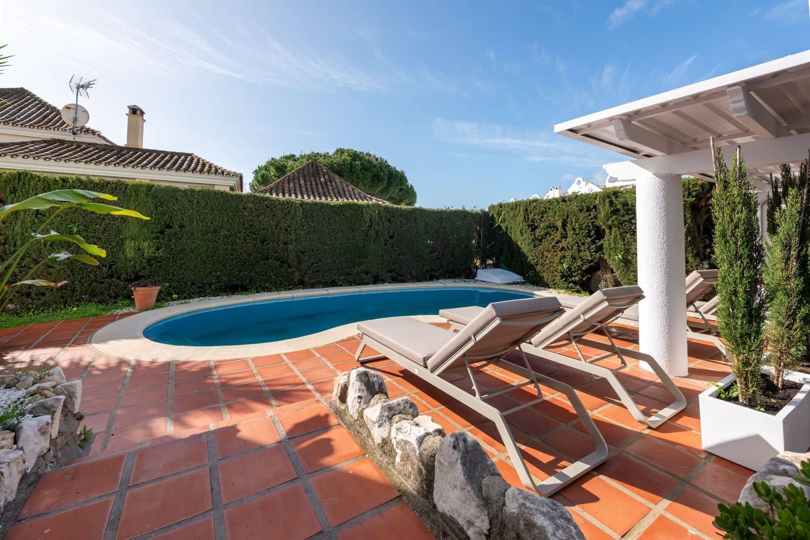 4 bedroom Villa for sale in La Reserva with pool garage - € 1,290,000 (Ref: 8866439)