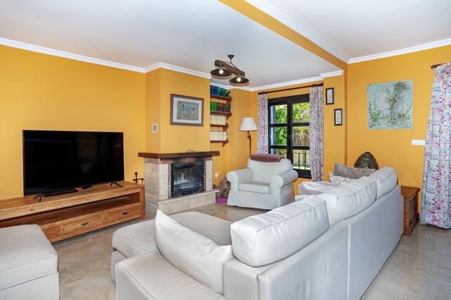 4 soverom Hus til salgs i Guadalmina Alta, Marbella med svømmebasseng garasje - € 780 000 (Ref: 8873406)