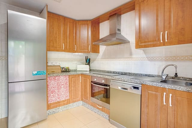 4 soverom Hus til salgs i Guadalmina Alta, Marbella med svømmebasseng garasje - € 780 000 (Ref: 8873406)