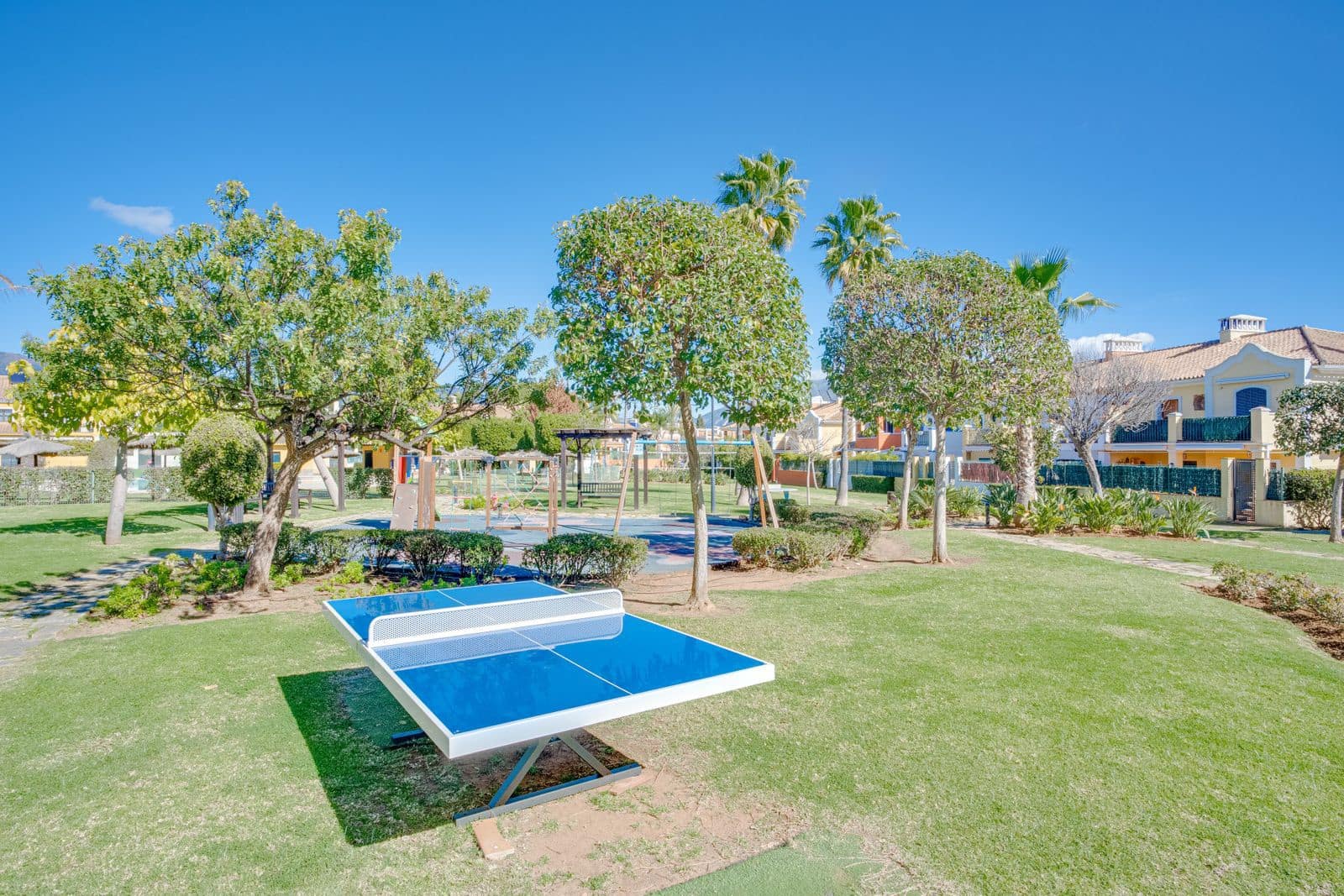 4 soveværelse Byhus til salg i Guadalmina med swimmingpool garage - € 780.000 (Ref: 8873406)