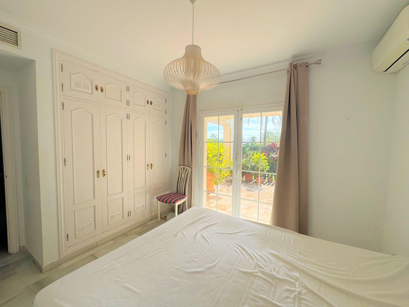 3 soverom Hus til salgs i Estepona med svømmebasseng garasje - € 525 000 (Ref: 8875134)