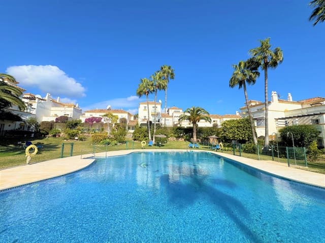 3 slaapkamer Huis te koop in Estepona met zwembad garage - € 525.000 (Ref: 8875134)