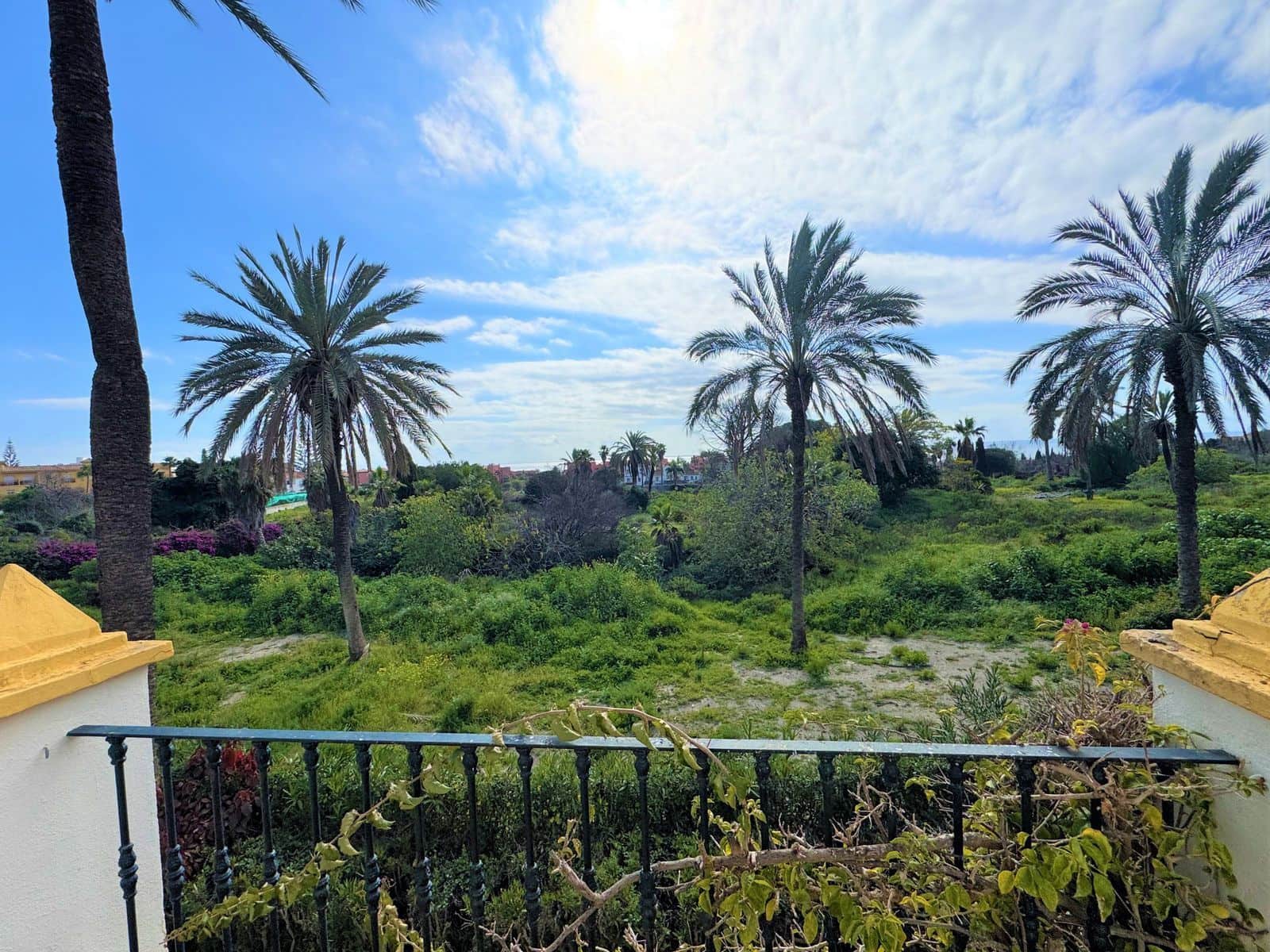 3 soverom Hus til salgs i Estepona med svømmebasseng garasje - € 525 000 (Ref: 8875134)