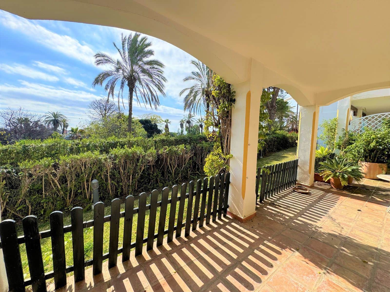 3 soverom Hus til salgs i Estepona med svømmebasseng garasje - € 525 000 (Ref: 8875134)