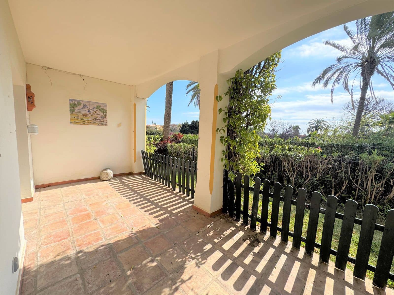 3 soverom Hus til salgs i Estepona med svømmebasseng garasje - € 525 000 (Ref: 8875134)