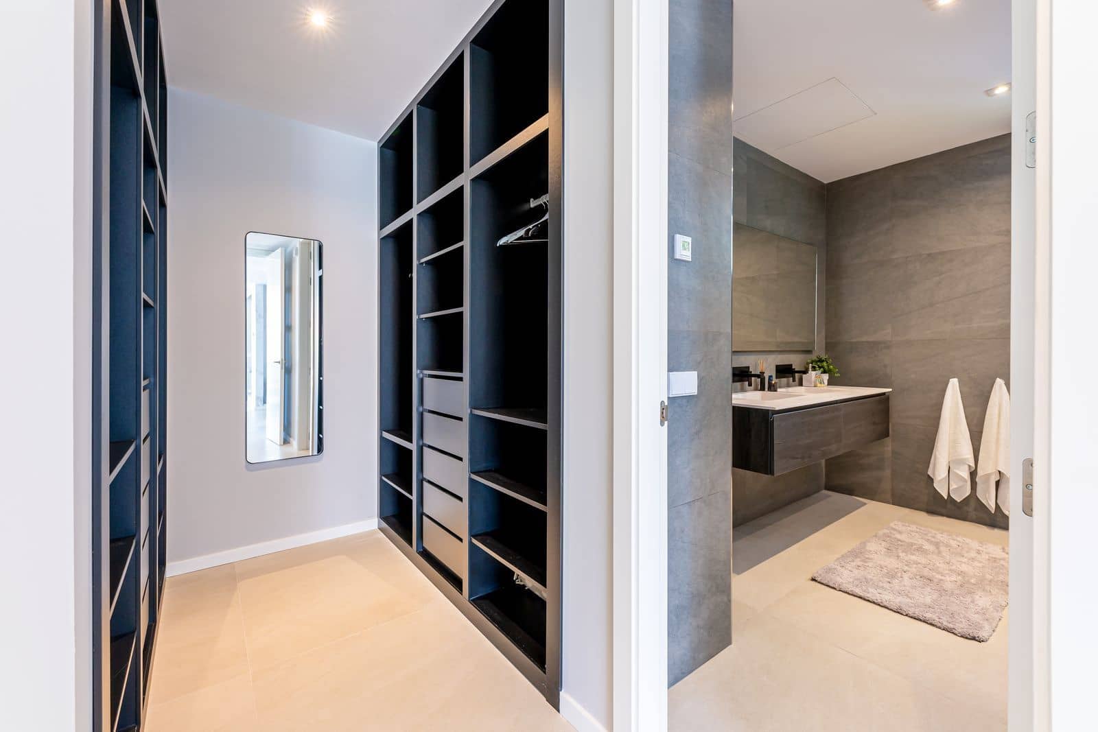 5 soveværelse Villa til salg i Benalmadena Costa med swimmingpool garage - € 1.949.000 (Ref: 8878875)